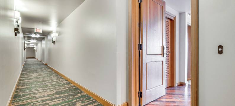 山景和泳池通道：克利艾伦公寓！(CLE Elum Condo with Pool Access and Mountain Views)图片