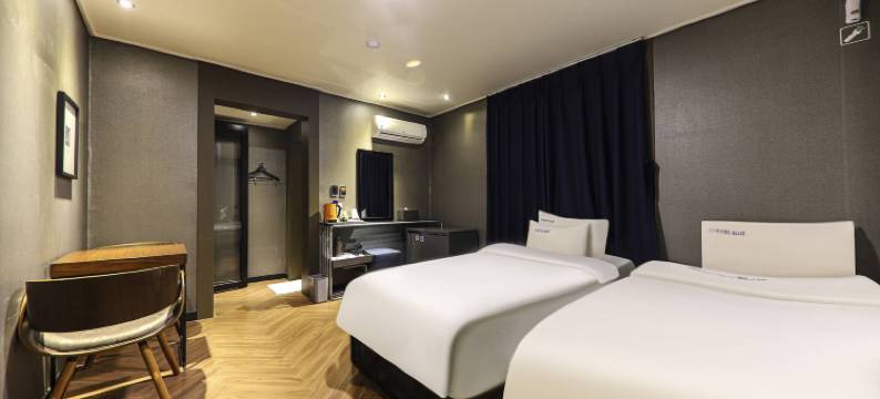 蓝色酒店(Blue Hotel)图片