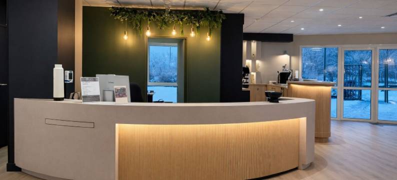 布里特酒店圣梅昂勒格朗恩布罗塞利安德(Brit Hotel Saint-Méen-Le-Grand en Brocéliande)图片