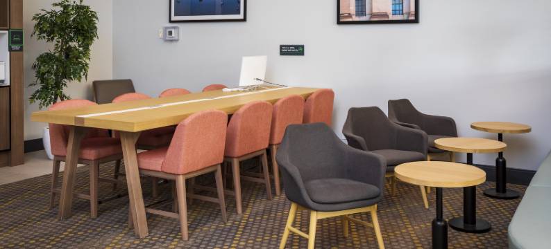 维多利亚麋鹿湖套房酒店(Holiday Inn VICTORIA – ELK LAKE by IHG)图片