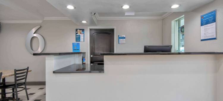 加利福尼亚圣贝纳迪诺 6 号开放式套房酒店(Studio 6 Suites San Bernardino, CA)图片