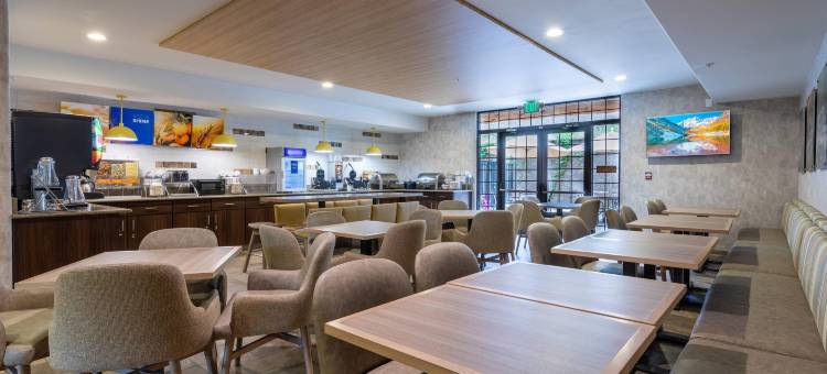 埃弗格林百汇金西舒适套房酒店(Comfort Suites Golden West on Evergreen Parkway)图片