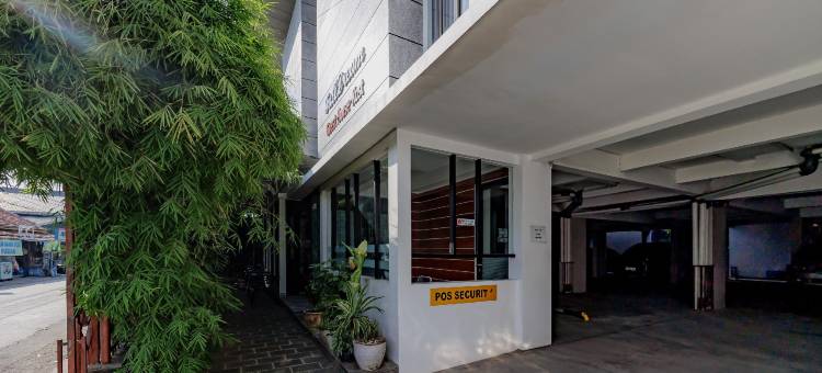 红多兹普拉斯酒店-井里汶市中心(RedDoorz Plus @ Cirebon City Center)图片