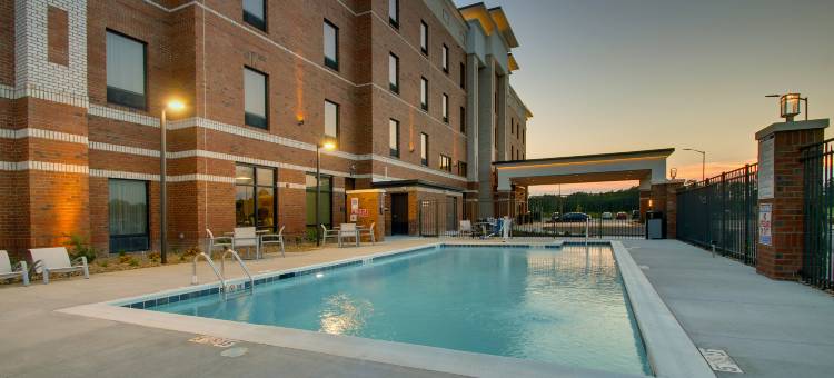 斯尼兹渡轮北塔普赛尔海滩希尔顿欢朋酒店(Hampton Inn by Hilton Sneads Ferry North Topsail Beach)图片