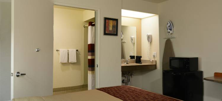 圣迪马斯红顶酒店-展览中心(Red Roof Inn San Dimas - Fairplex)图片
