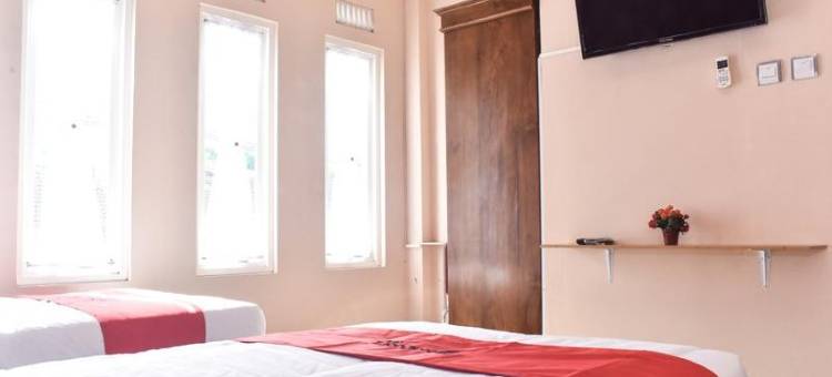 巴图夜晚美丽附近伊斯兰瑞德多兹酒店(RedDoorz Syariah Near Batu Night Spectacular)图片