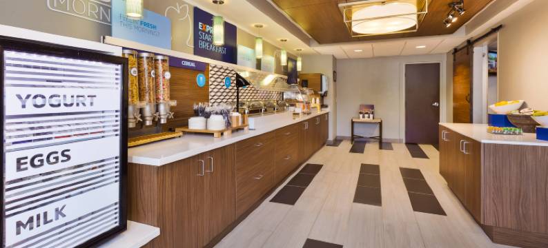 Holiday Inn Express 华尔(Holiday Inn Express WALDORF by IHG)图片