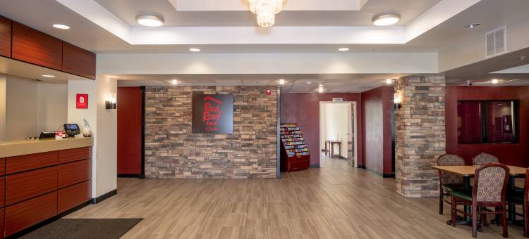 印第安纳波利斯机场红顶套房酒店(Red Roof Inn & Suites Indianapolis Airport)图片