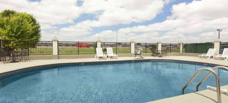 俄克拉何马城机场温德姆呗盟套房酒店(Baymont by Wyndham Oklahoma City Airport)图片