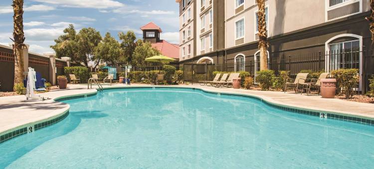 拉斯维加斯萨默林科技拉昆塔温德姆套房酒店(La Quinta Inn & Suites by Wyndham Las Vegas Summerlin Tech)图片