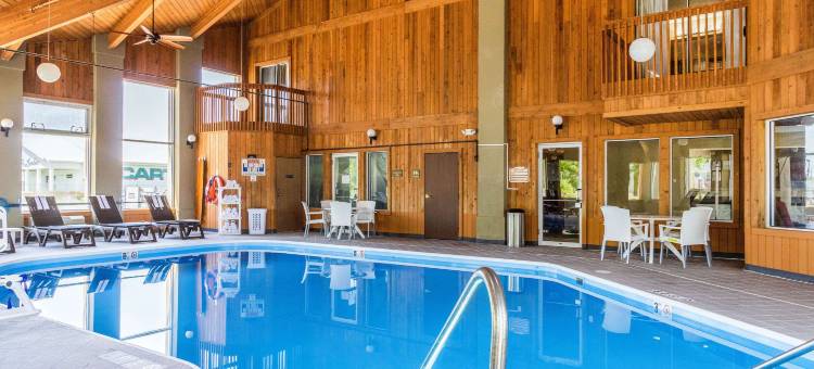桑达斯基诺瓦克舒适酒店(Comfort Inn Norwalk - Sandusky)图片