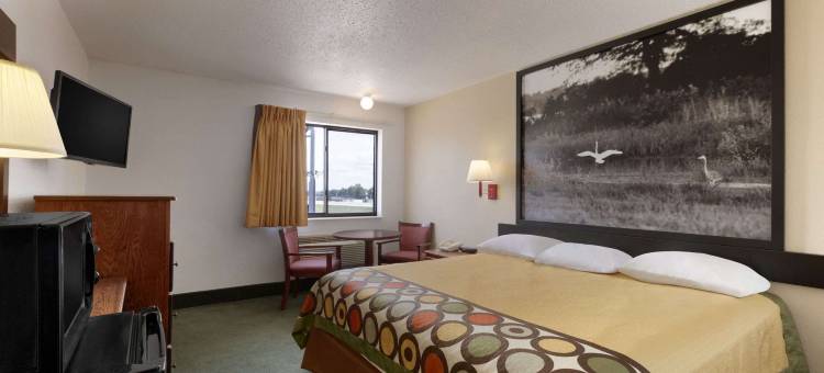 鲍灵格林温德姆速8酒店(Super 8 by Wyndham Bowling Green)图片