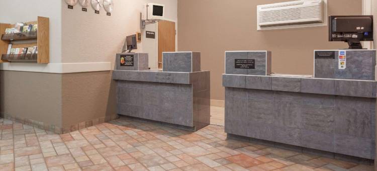 梅迪辛哈特温德姆速8酒店(Super 8 by Wyndham Medicine Hat AB)图片