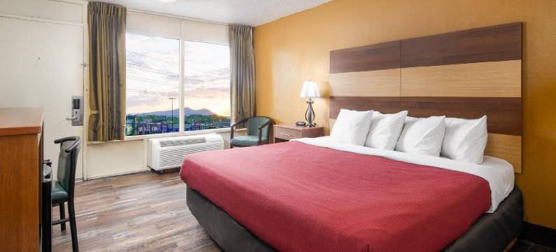 Americana Travelodge by Wyndham旅馆(Americana Inn a Travelodge by Wyndham)图片