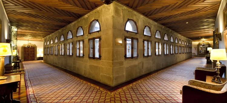圣地亚哥德孔波斯特拉酒店(Parador de Santiago - Hostal Dos Reis Catolicos)图片