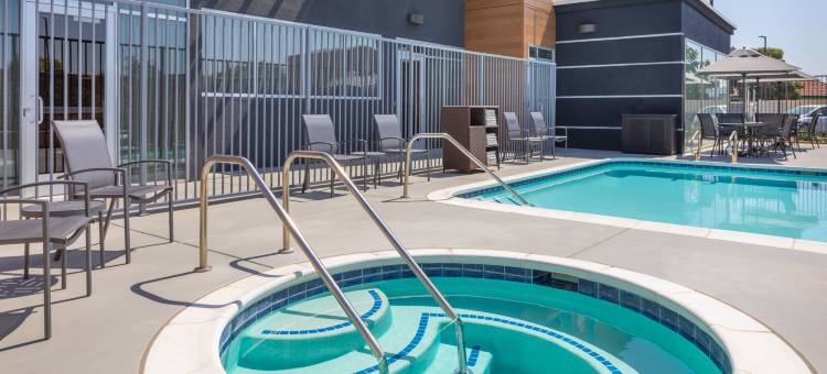 弗雷斯诺北部肖大道万枫酒店及套房(Fairfield Inn & Suites Fresno North/Shaw Avenue)图片