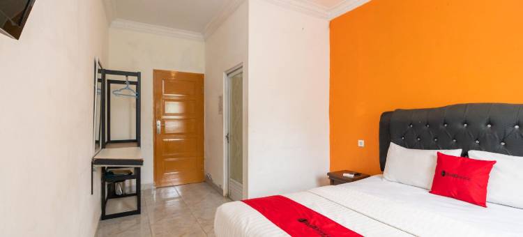 红多兹酒店-近巴东特兰斯马特(RedDoorz Syariah Near Transmart Padang)图片