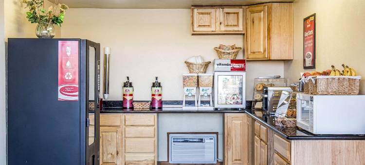 伊克诺旅馆及套房卡利斯佩尔 - 冰川国家公园门户酒店(Econo Lodge Inn & Suites Kalispell - Glacier National Park Gateway)图片