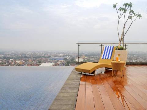 潘达纳兰路易斯肯尼酒店(Louis Kienne Hotel Pandanaran)