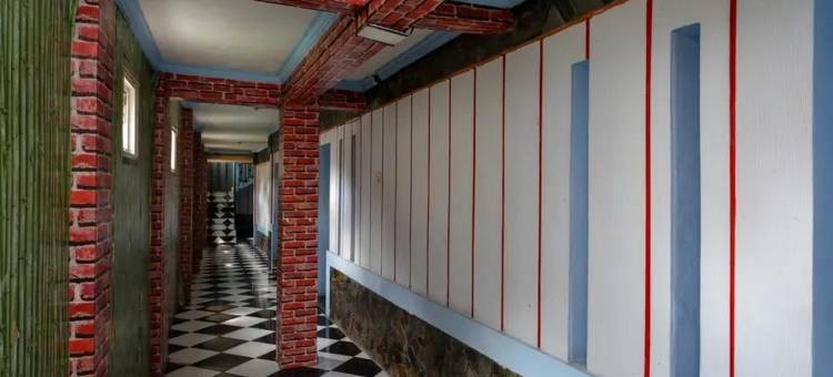 红多兹酒店-近巴图阿伦阿伦(RedDoorz Near Alun Alun Batu)图片