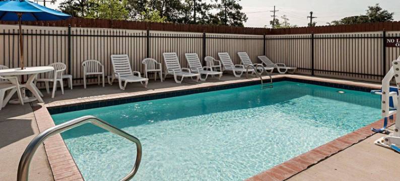 查尔斯湖舒适套房酒店(Comfort Suites Lake Charles)图片