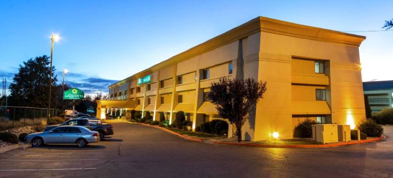 阿尔伯克基日报中心西北拉昆塔温德姆套房酒店(La Quinta Inn & Suites by Wyndham Albuquerque Journal Ctr NW)图片