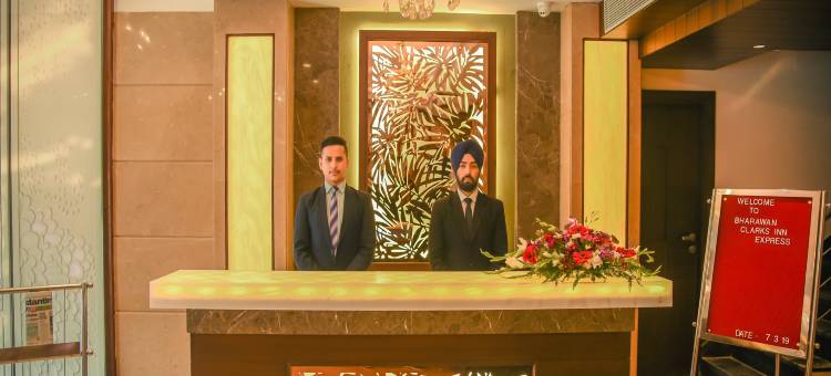 巴拉万克拉克斯快捷旅馆(Bharawan Clarks Inn Express)图片