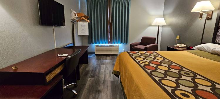 印第安纳克罗弗戴尔温德姆速 8 酒店(Super 8 by Wyndham Cloverdale IN)图片