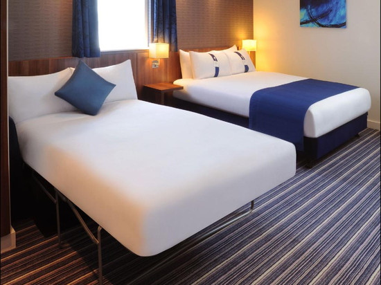 伯明翰雪山站智选假日酒店