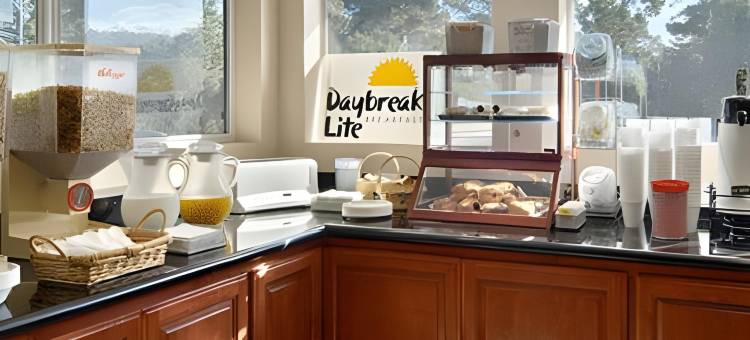 蒙特利渔人码头水族馆戴斯酒店(Days Inn by Wyndham Monterey-Fisherman's Wharf Aquarium)图片