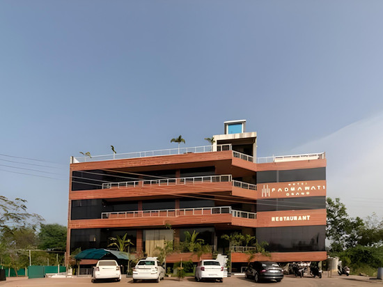 Hotel Padmawati Grand
