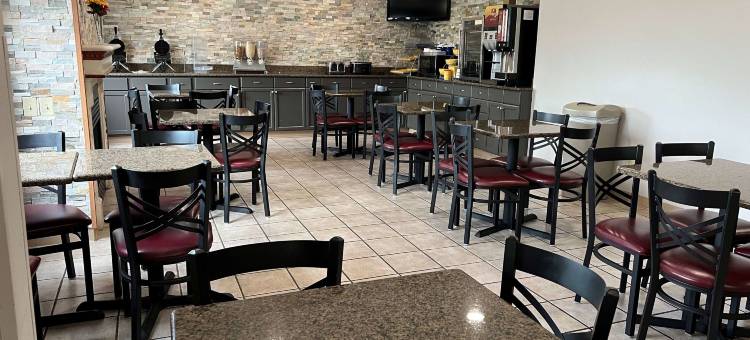 德梅因机场戴斯套房酒店(Days Inn & Suites by Wyndham des Moines Airport)图片