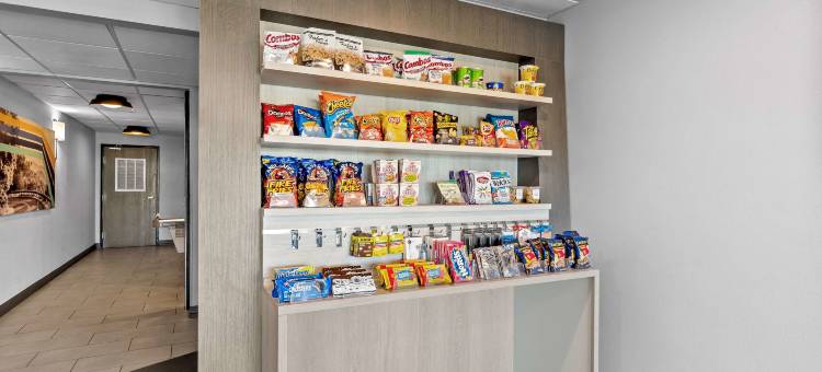 贝斯特韦斯特多斯韦尔酒店(Days Inn by Wyndham Doswell at the Park)图片