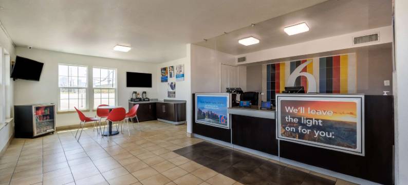 Studio 6 沃斯堡，德克萨斯州 -Stockyards East(Studio 6 Fort Worth, TX -Stockyards East)图片