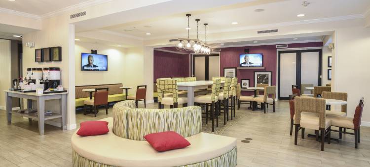 杰克逊维尔东丽晶广场欢朋酒店(Hampton Inn Jacksonville East Regency Square)图片