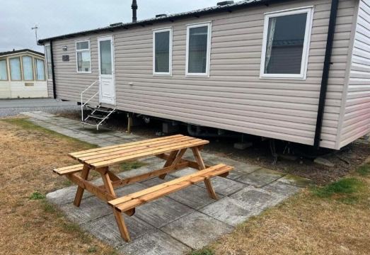 77 The Brambles Hotel Overview