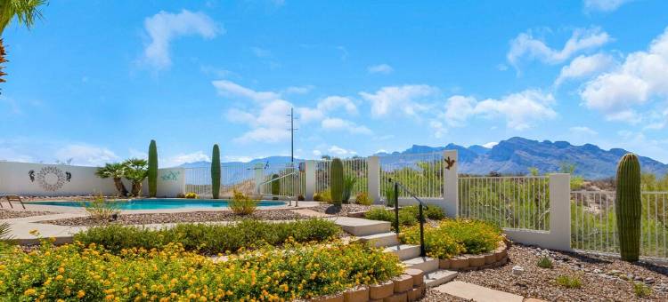 Incredible VIEWS, pool, spa, ping pong table, by GOLF course, bike and walk path图片