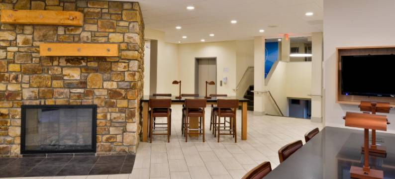 Holiday Inn Express 吹岩南(Holiday Inn Express Blowing Rock South)图片