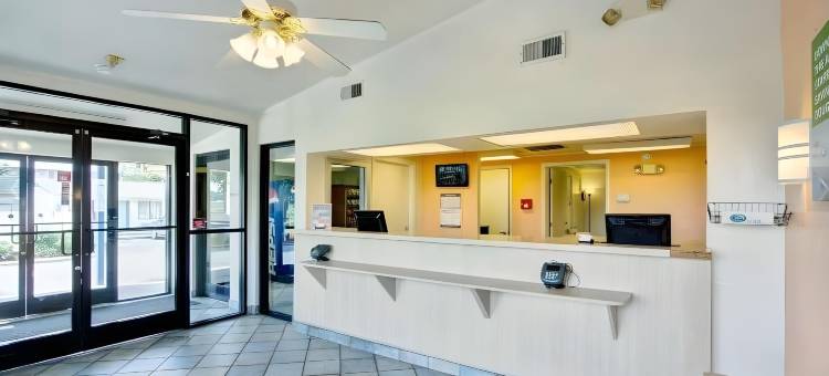 伯灵顿骑士酒店(Knights Inn Burlington, NC)图片