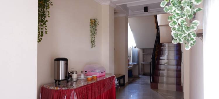 红多兹酒店-近帕卢千禧水上乐园(RedDoorz Near Millenium Waterpark Palu)图片