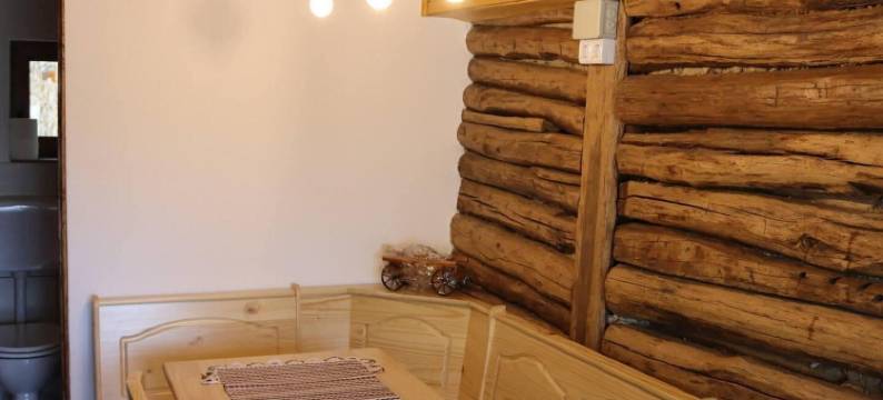 Carasova, Banat Mountains 的迷人2卧室小屋(Charming 2Bed Cottage in Carasova, Banat Mountains)图片