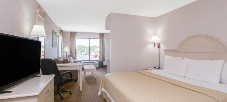 纳瓦拉 - 海滩/哈尔伯特附近温德姆戴斯套房酒店(Days Inn & Suites by Wyndham Navarre - Near Beaches/Hurlburt)图片