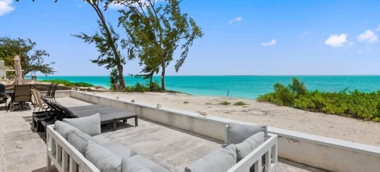 直接海滩的白棕榈别墅 - 塔湾(Beachfront White Palm Villa - Tar Bay)图片