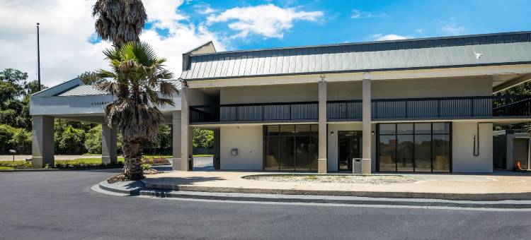 郊区开间海恩斯维尔 - 斯图尔特堡地区(Suburban Studios Hinesville - Fort Stewart Area)图片