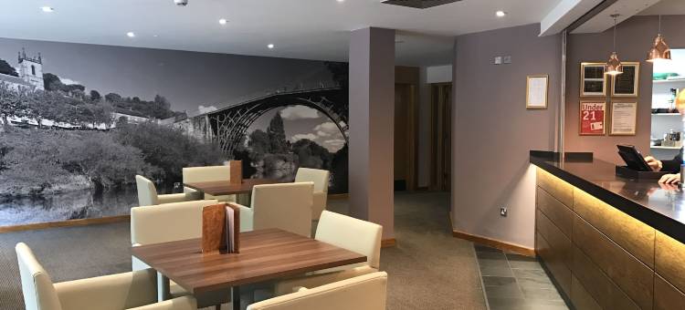 特尔福德铁桥温德姆华美达酒店(Ramada by Wyndham Telford Ironbridge)图片