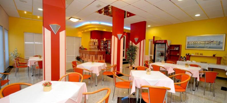 特罗吉尔公寓酒店(Apartmani Trogir)图片