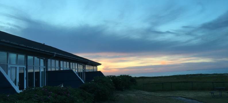 斯凯尔温海滨公寓式客房小屋酒店(Skaerven Beachfront Condos and Cottage)图片