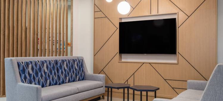 IHG 旗下智选假日酒店及套房 格林斯伯勒-(I-40 Wendover)(Holiday Inn Express & Suites Greensboro-(I-40 @ Wendover))图片