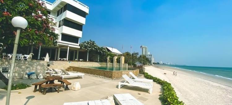楠查莱海滨酒店(Nern Chalet Beachfront Hotel)图片