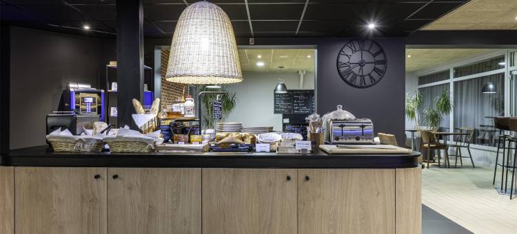 康铂埃克斯勒班酒店(Campanile NATURE - Aix Les Bains)图片